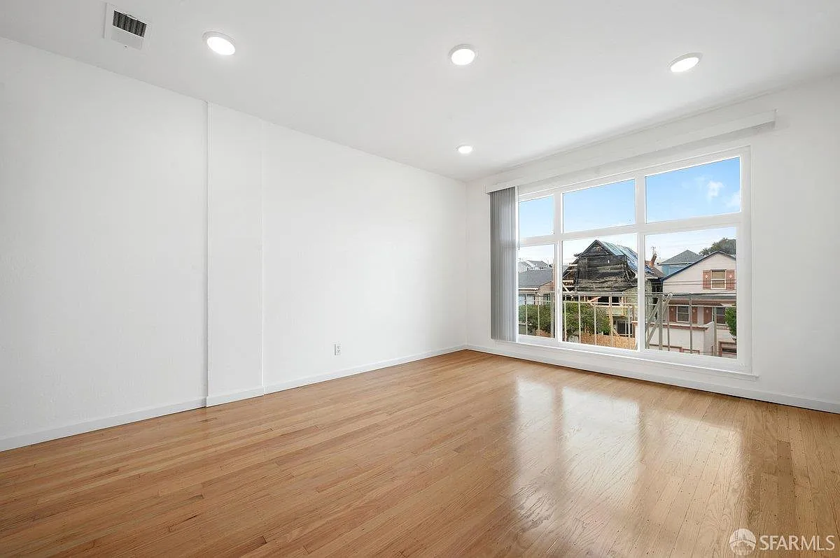 2 bed, 1.0 bath, $4,950 — Photo 3