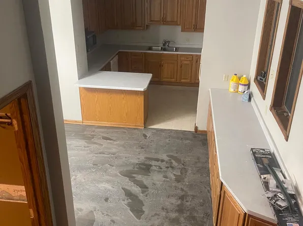 716 Olaf Ave NW, Willmar, MN 56201