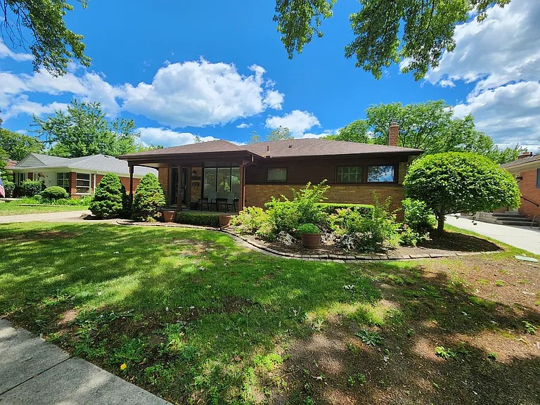 22470 Marter Rd — Photo 2