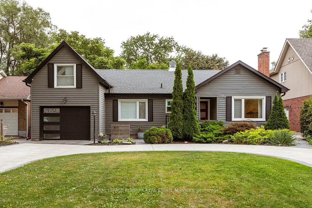 3 bed, $4,495 — Photo 1