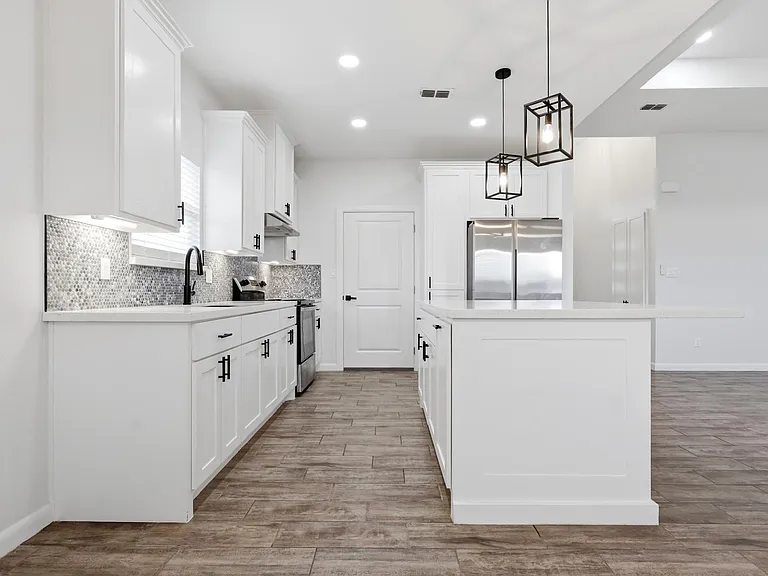 208 Faith Dr — Photo 10