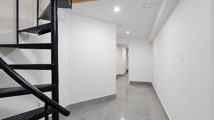 Rented by Nooklyn NYC LLC | media 23