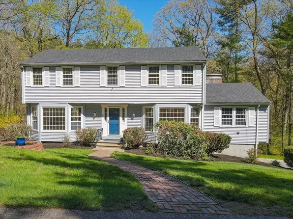 15 Lee Rd, Medfield, MA 02052