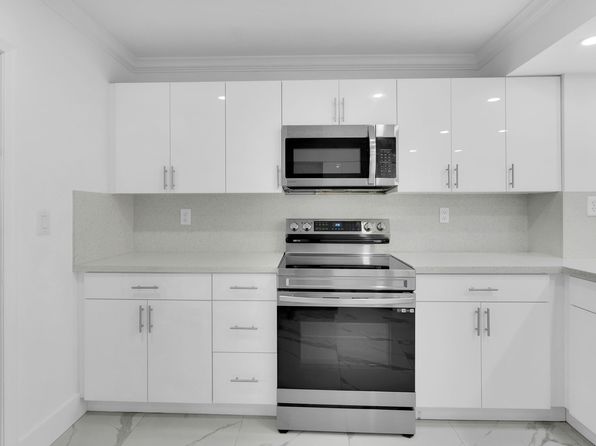 1917 SW 107th Ave APT 708