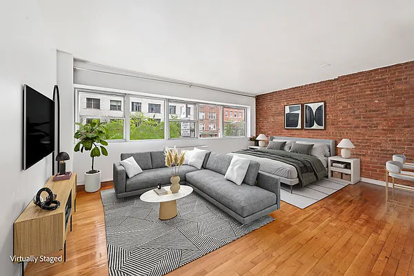 Rented by SERHANT. | media 10