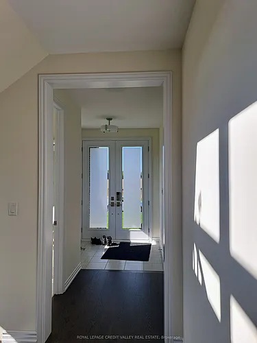 27 Henderson St Photo 1