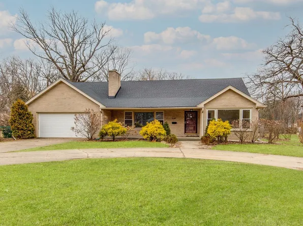 216 Green Bay Rd, Lake Bluff, IL 60044