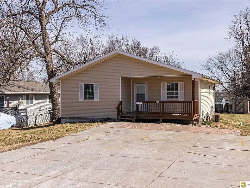 1st image of 2822 Josephine St