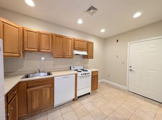 464 Green St #2, Cambridge, MA 02139