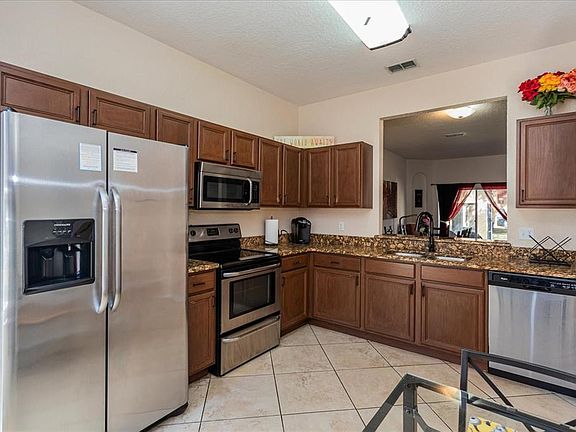 4th image of 232 La Mirage St