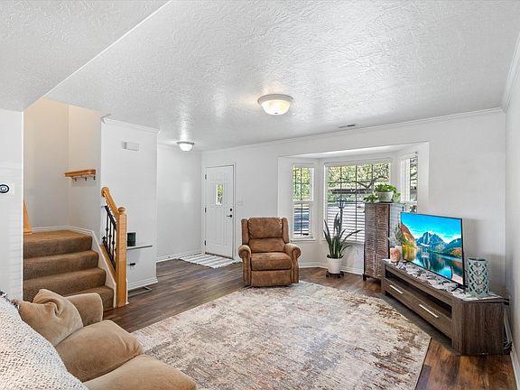 5th image of 780 E Hamlet Cir S