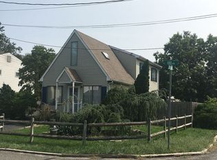 2 Ohio Ave, Brick, NJ 08724