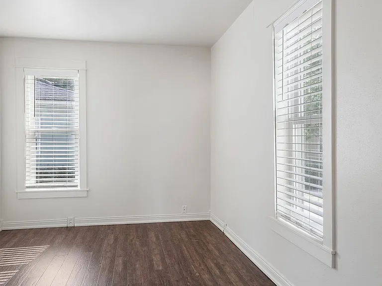 1190 Lakeview Dr — Photo 21