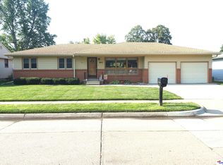 1843 E 20th St, Fremont, NE 68025