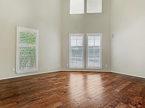 5th image of 3026 Terrace Hills Ln
