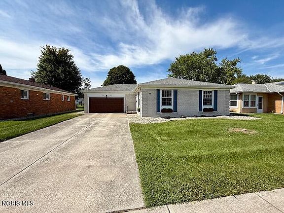 2nd image of 220 Sequoia Dr
