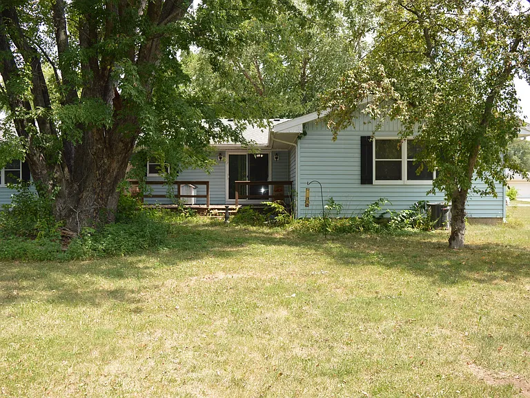 419 Dallas St — Photo 22