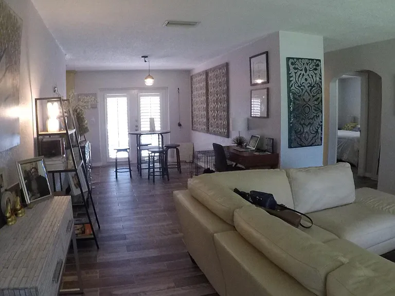 1007 SW 18th St — Photo 4