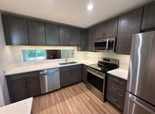 76 Overlook Dr, South Burlington, VT 05403