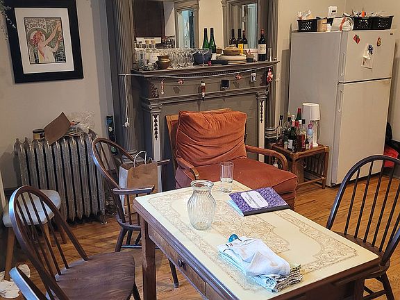 2nd image of 1302 Pacific St APT 1B