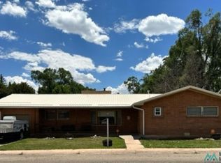 753 Diane Ave, Las Vegas, NM 87701