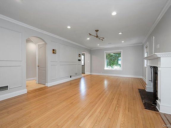 5th image of 18 Pond Park Road