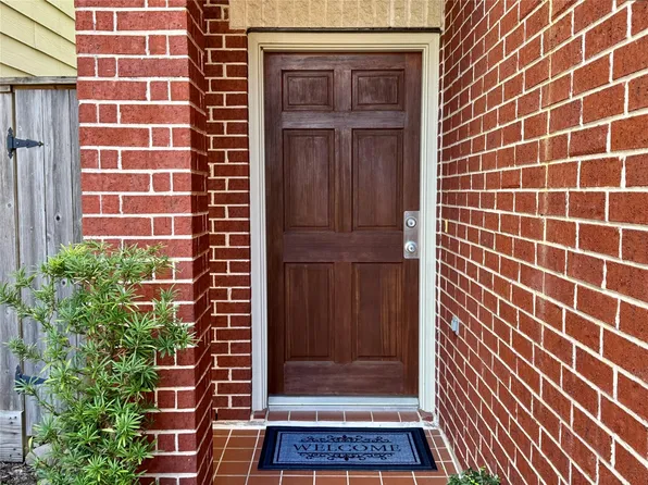 9833 Sandra Ann Ct, Houston, TX 77025