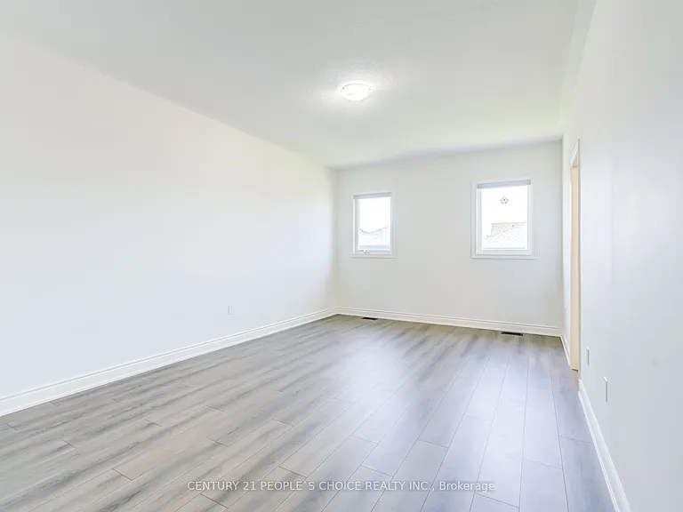 2237 Crystal Dr — Photo 22
