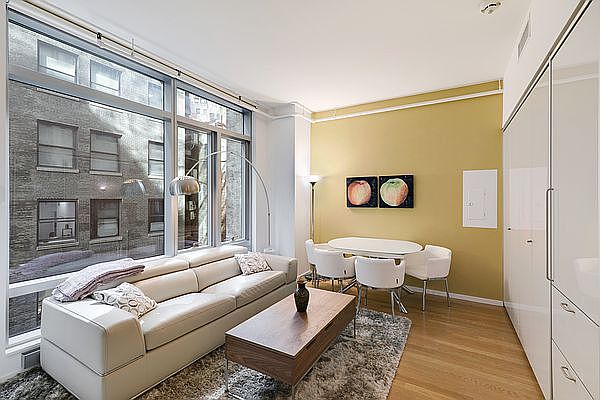 1st image of 18 W 48th St APT 4D
