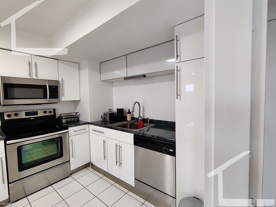 250 Hammond Pond Pkwy. #1004 Brookline (Chestnut Hill) Uni