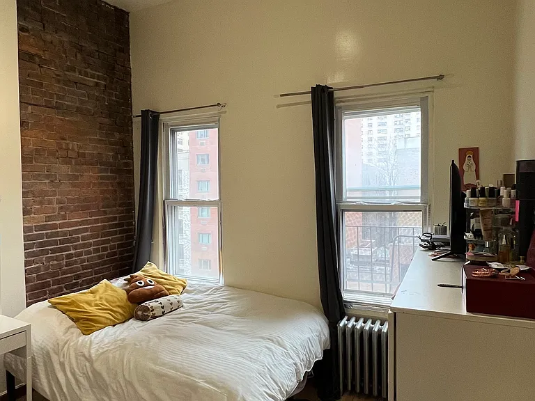 380 3rd Ave #3B — Photo 4