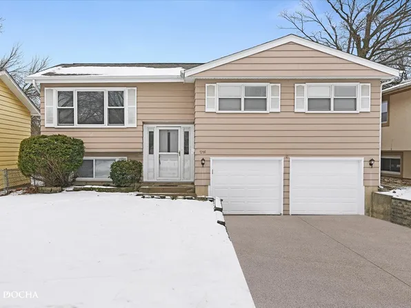 1216 E Elm St, Wheaton, IL 60189