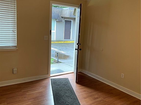 3rd image of 9811 Whitman Ave SW APT 12