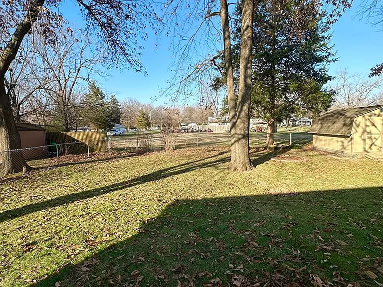 2765 E Verona St — Photo 20