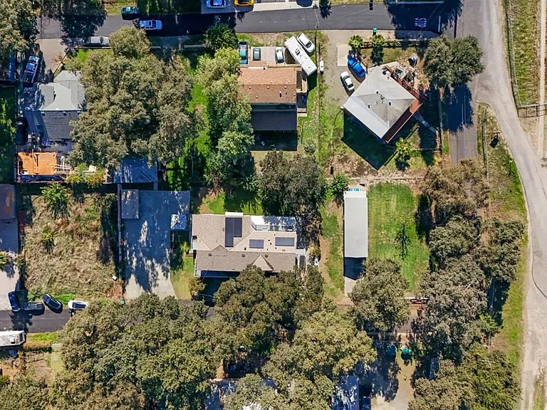 788 E Willow Ave — Photo 10