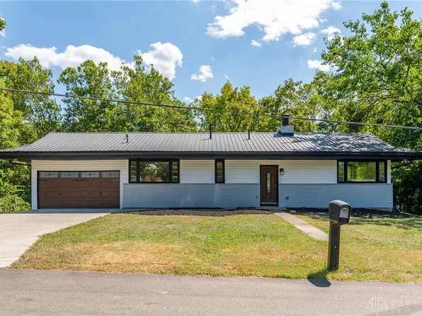 1232 Hollyhill Dr, Miamisburg, OH 45342