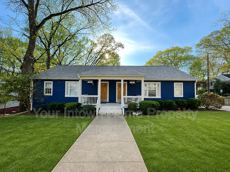 2 bed, 1.0 bath, 800 sqft, $1,995 — Photo 1