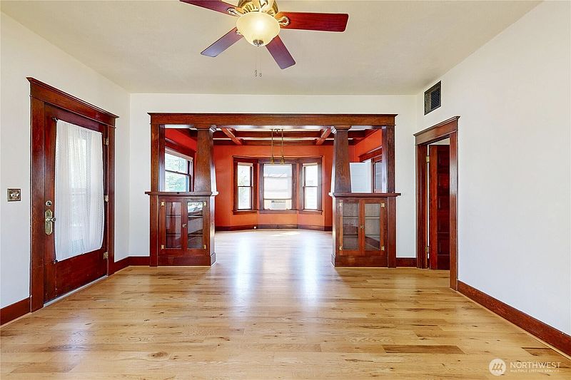 3rd image of 546 Locust Street
