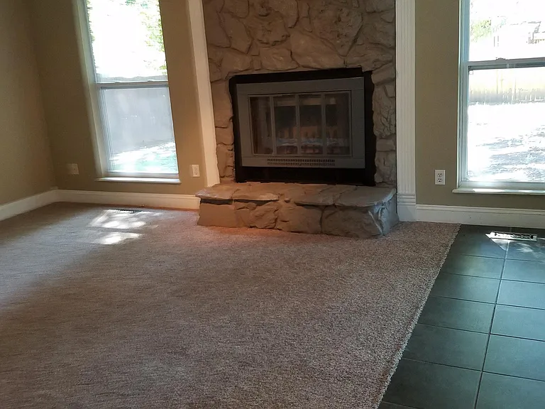 10209 W Carr St — Photo 7