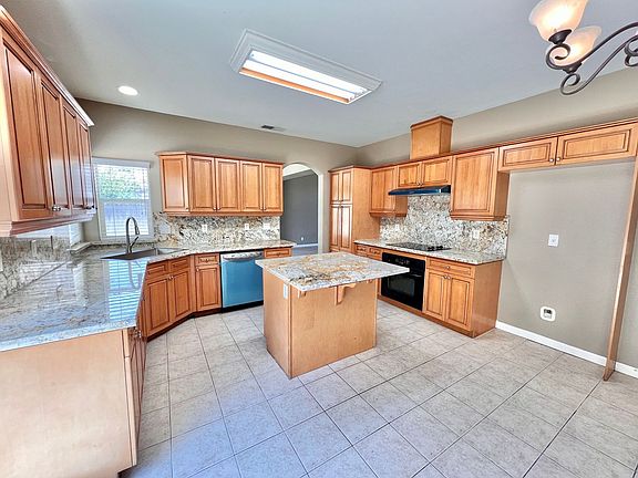 2nd image of 5346 E Orleans Ave
