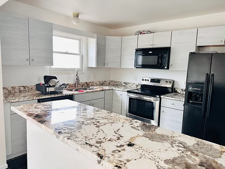 2145 Trailridge Dr — Photo 4