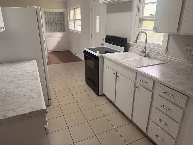 4503 Laurel Ave — Photo 8
