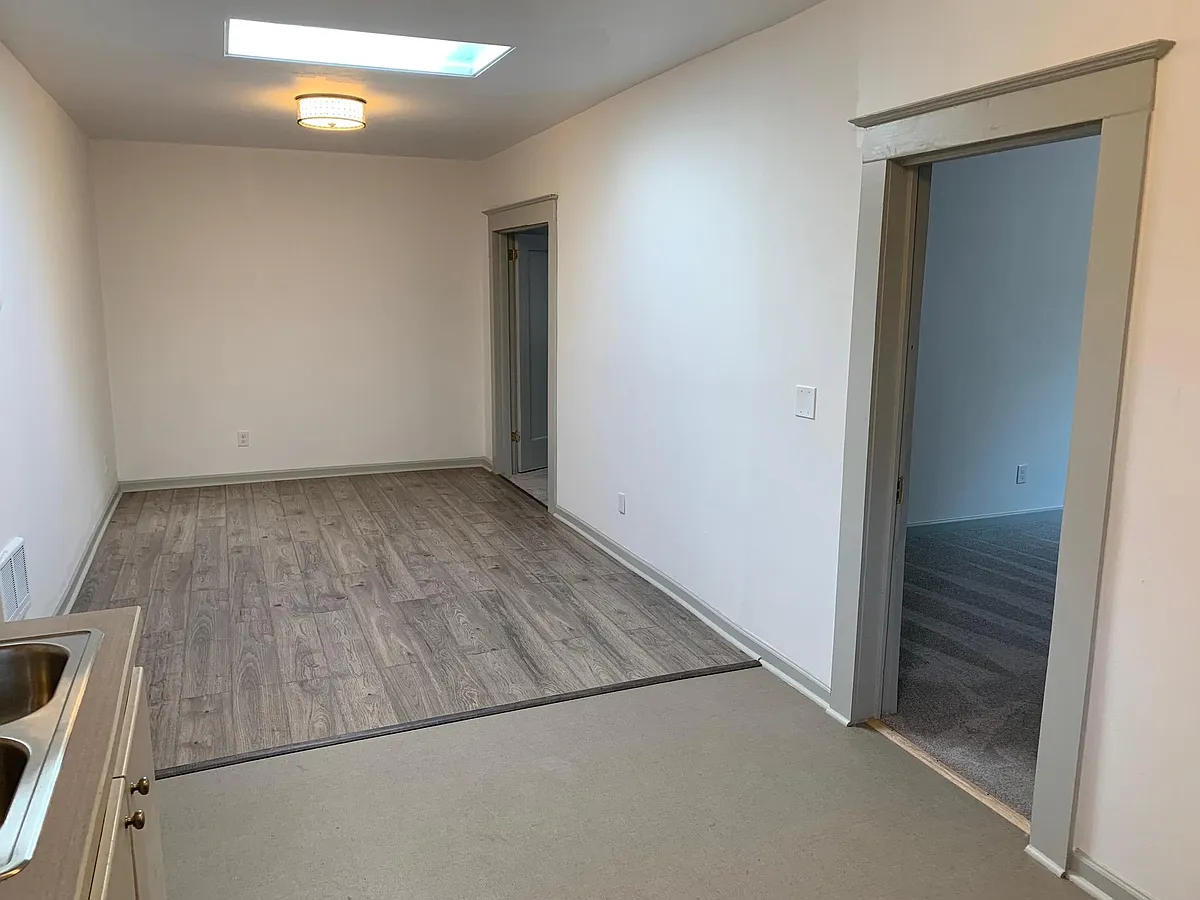 Building Photo - 3640 SE Hawthorne Blvd #8