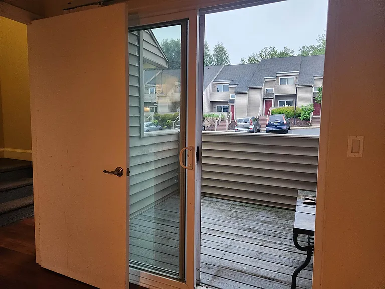 1394 Bradley Dr — Photo 15