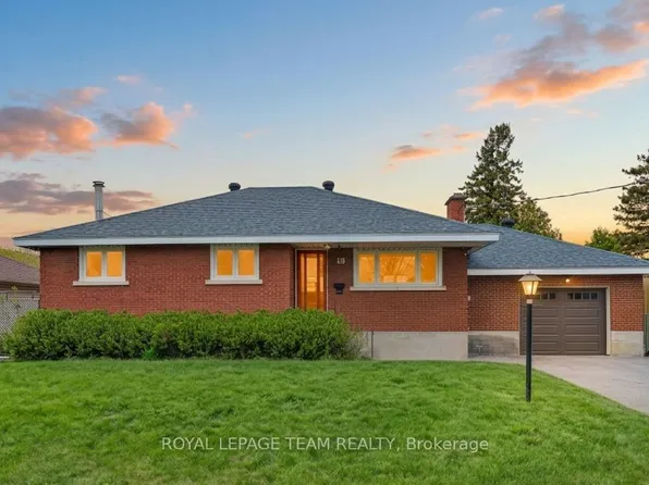 15 Donna St, Ottawa, ON K2G 2V5