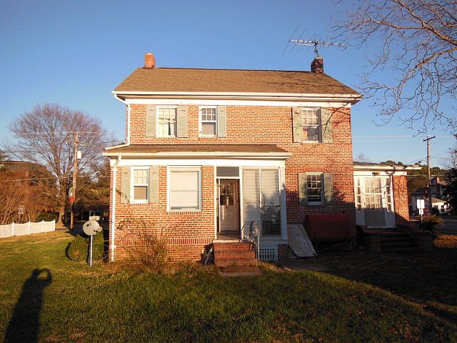2nd image of 139 S Main St