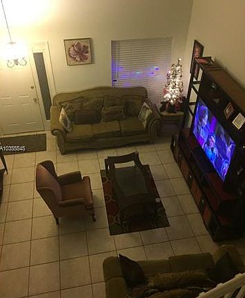 3rd image of 10 Seaford Pl