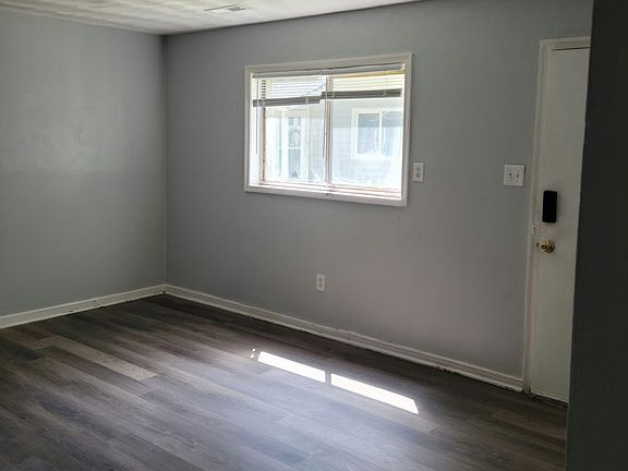 5th image of 3206 4th Ave