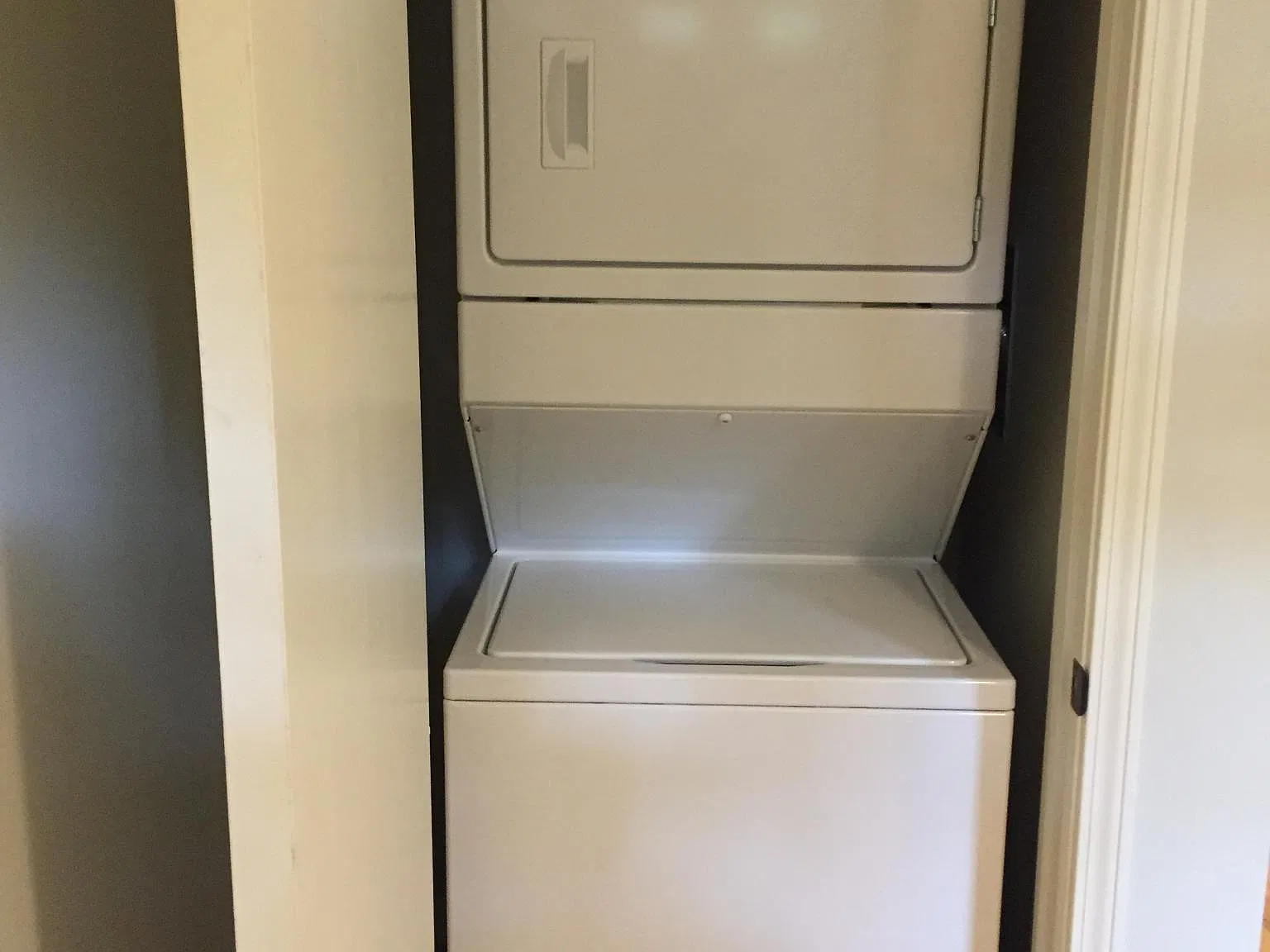 2 bed, 918 sqft, $1,980 — Photo 3