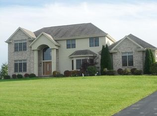 S91W31615 Marys Ct, Mukwonago, WI